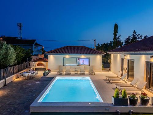 Villa Ballat — 4-Star Luxury Hotel in Privlaka, Croatia