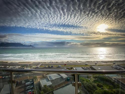 Modern Ocean View 1 Bedroom Apartment 707 Infinity — 4-Star Luxury Hotel in Cape Town, South Africa