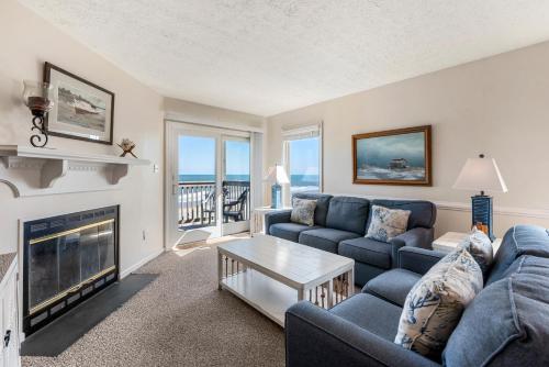 Golden Strand Unit J2 — 4-Star Luxury Hotel in Kill Devil Hills, United States