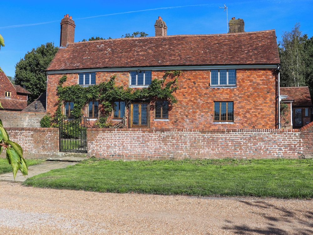 New House Farm — 4-Star Luxury Hotel in Robertsbridge, United Kingdom