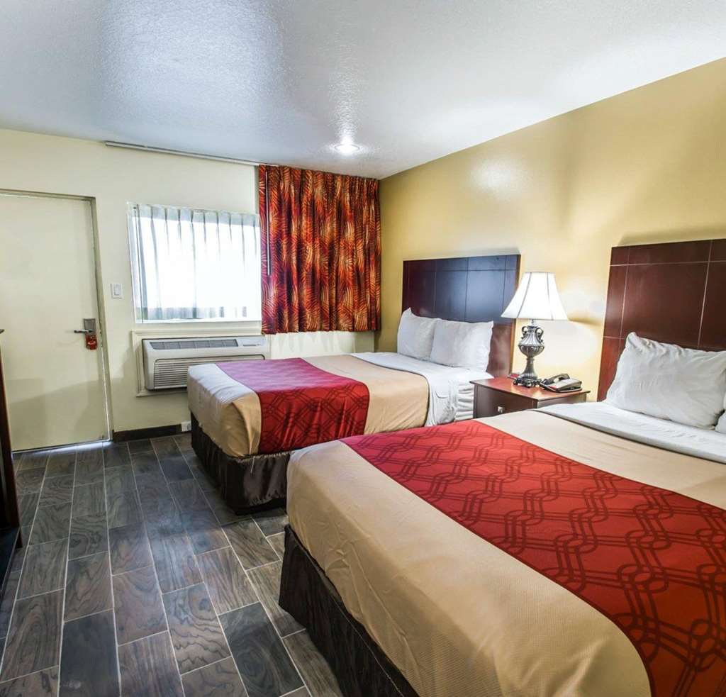 Econo Lodge Cocoa Beach near the Port - photo 13