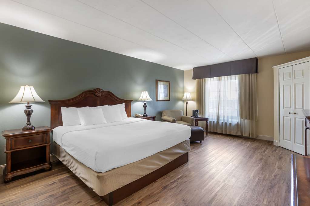 Best Western Plus Steeplegate Inn - photo 28