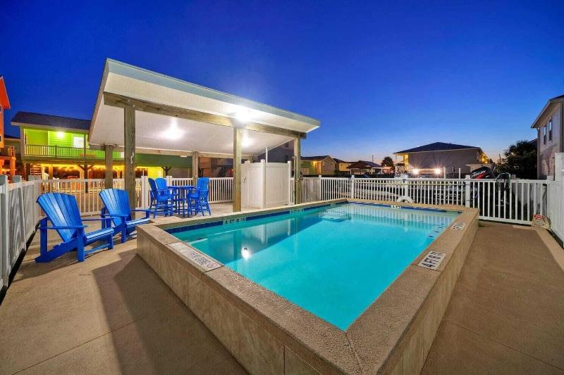 Reel Life Dreams by Avantstay Pool Near Beach - photo 44