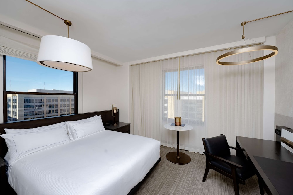 Hotel Fort Des Moines Curio Collection by Hilton - photo 32