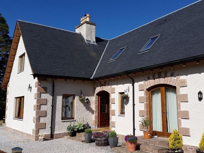 Thistle Dhu Bed & Breakfast — 4-Star Luxury Hotel in Elgin, United Kingdom