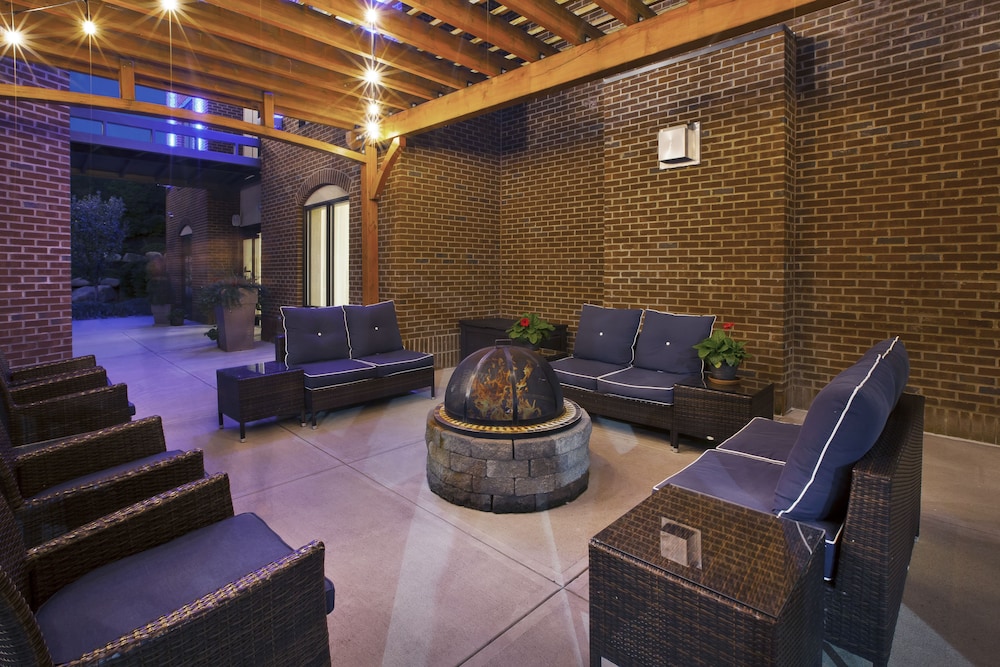 Holiday Inn Express & Suites Geneva Finger Lakes by IHG - photo 42