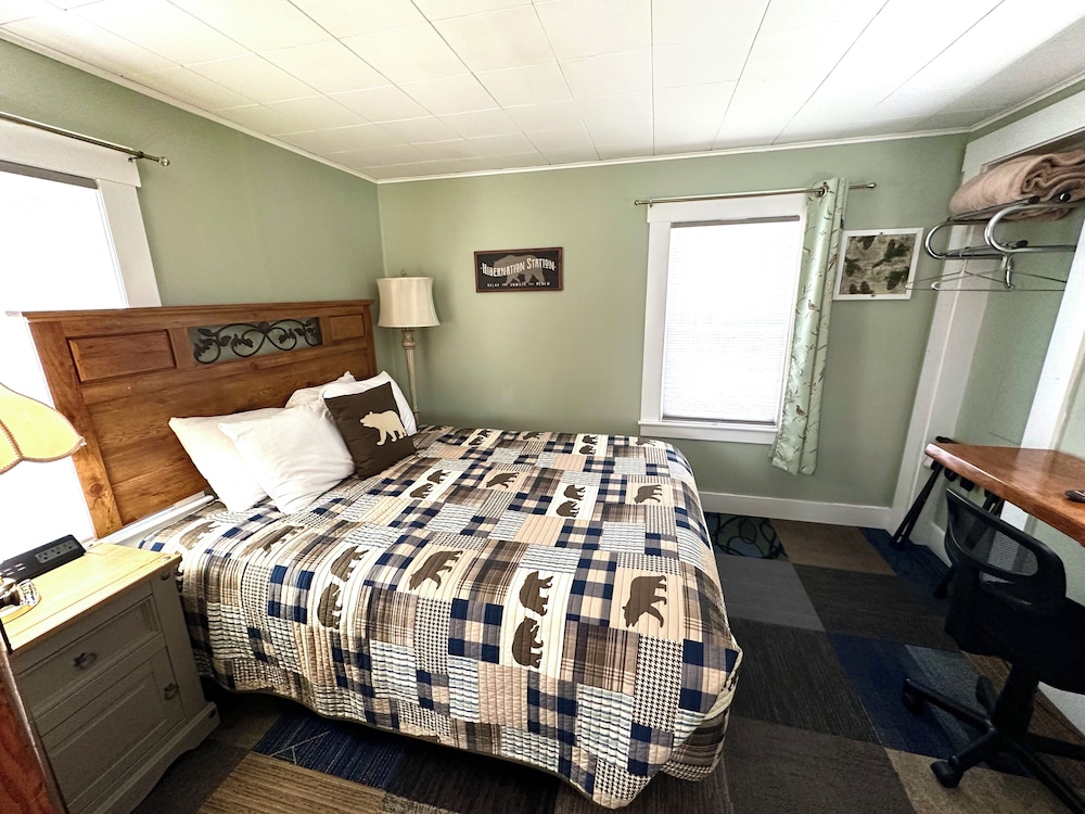 White Mountain Motel And Cottages - photo 36