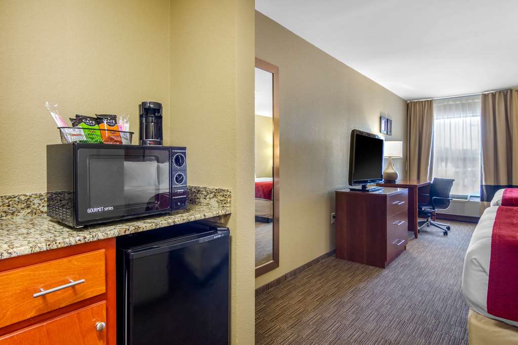 Comfort Inn & Suites LaGrange East - photo 9