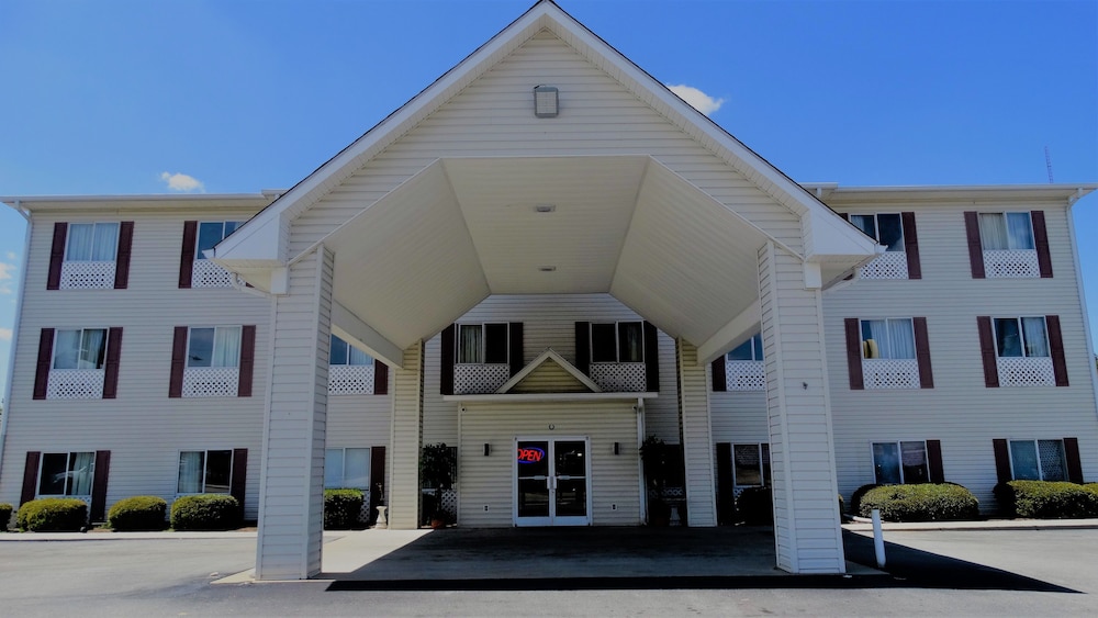 Oak Tree Inn & Suites - photo 36