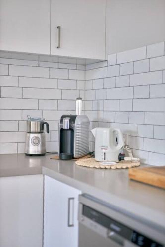 Grove Hideaway Peaceful 2 bed townhouse — 4-Star Luxury Hotel in Ocean Grove, Australia