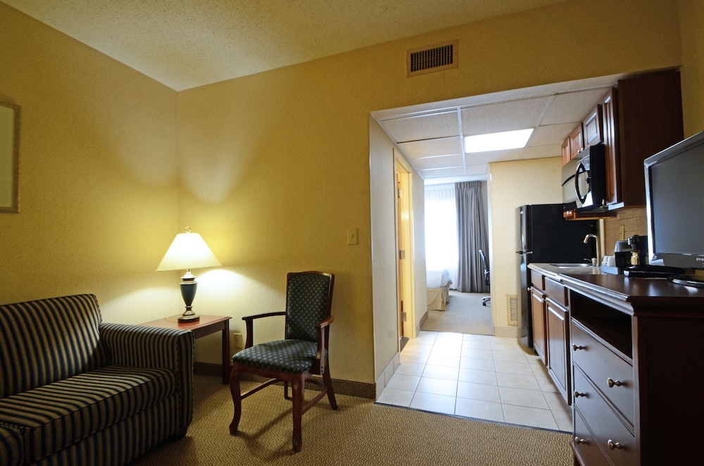 English Inn Of Charlottesville - photo 11