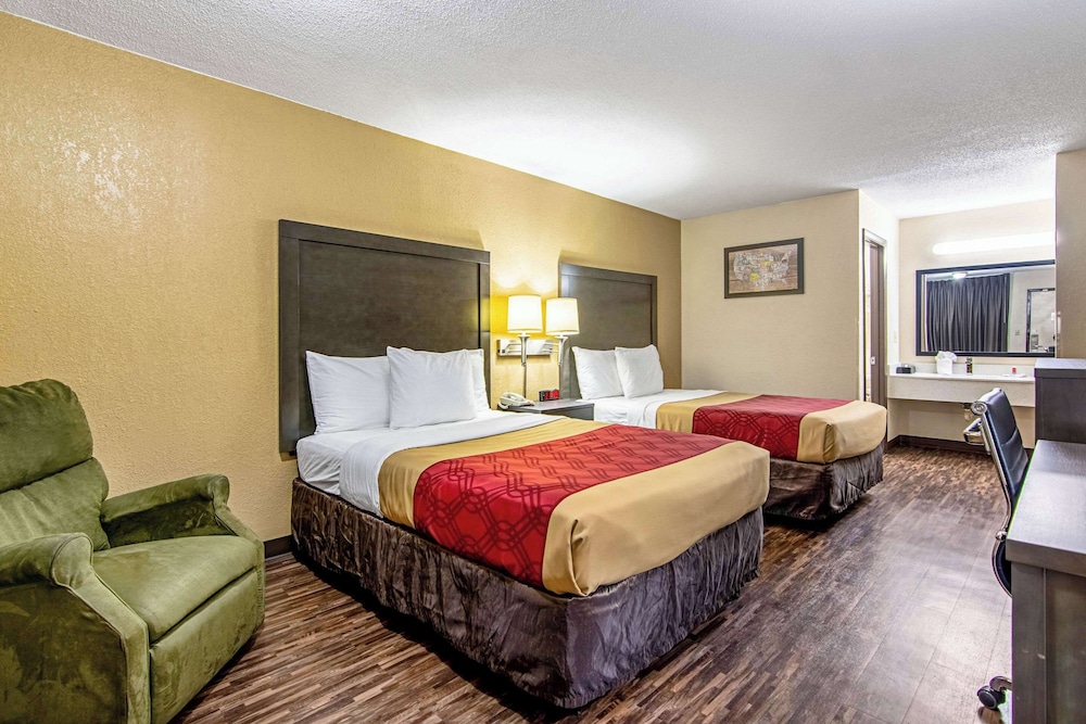 Econo Lodge Inn & Suites Matthews Charlotte - photo 7