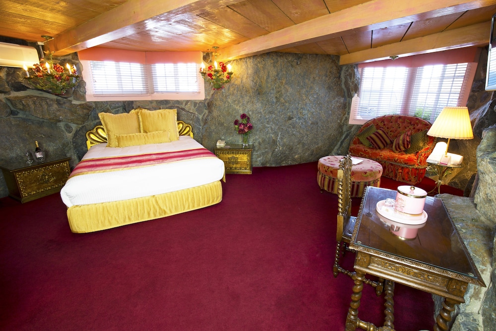 Madonna Inn - photo 64