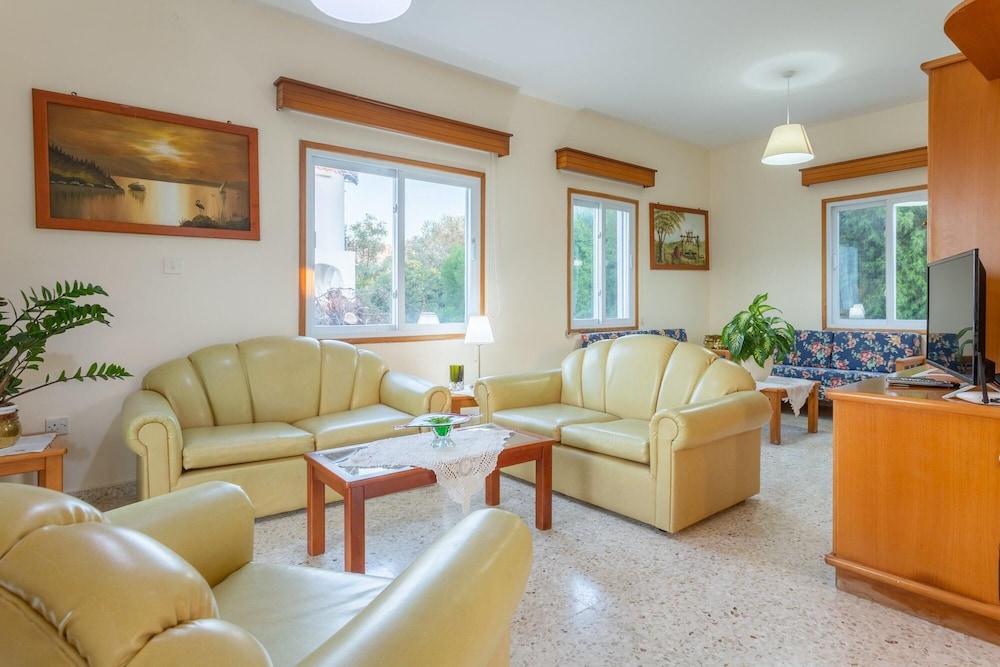 Argaka Sun Villa Tria Large Private Pool Walk to Beach Sea Views A C Wifi 3271