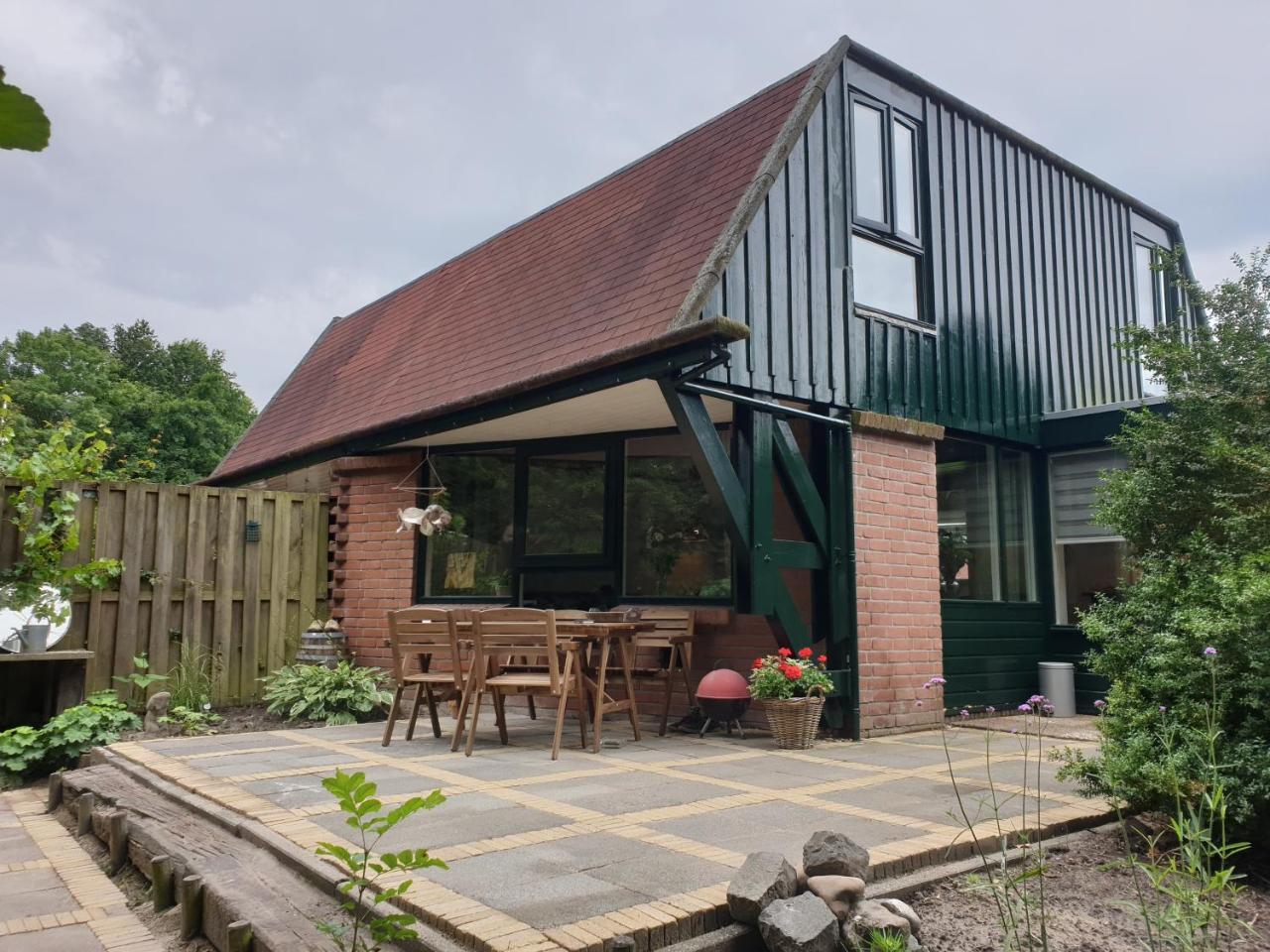 Uniek Vakantiehuisje in Rustige En Groene Omgeving — hotel in Nieuwe-Niedorp