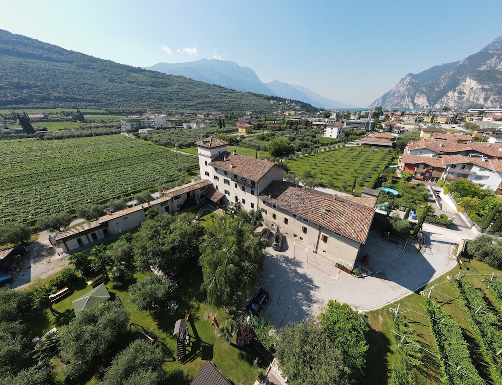 Residence La Colombera — 4-Star Luxury Hotel in Riva Del Garda, Italy