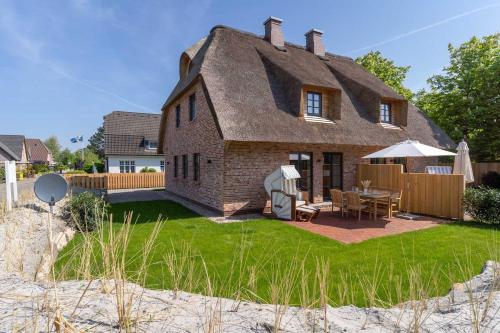 Reetdachhaus Strandhus Reetdachhaus Strandhus 1 — 4-Star Luxury Hotel in Sankt Peter-Ording, Germany
