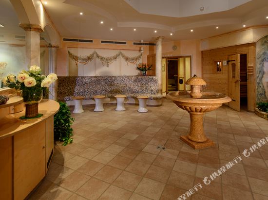 Hotel Interior/Public Areas