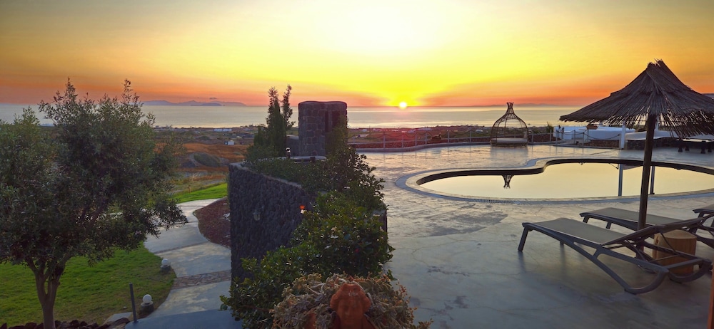 Thea Luxury Resort — Fira — photo 2