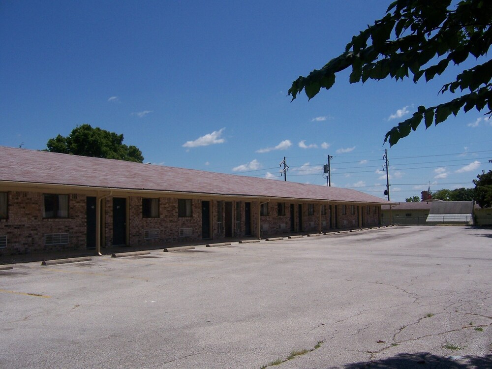 Townsmen Motel Independence - photo 22