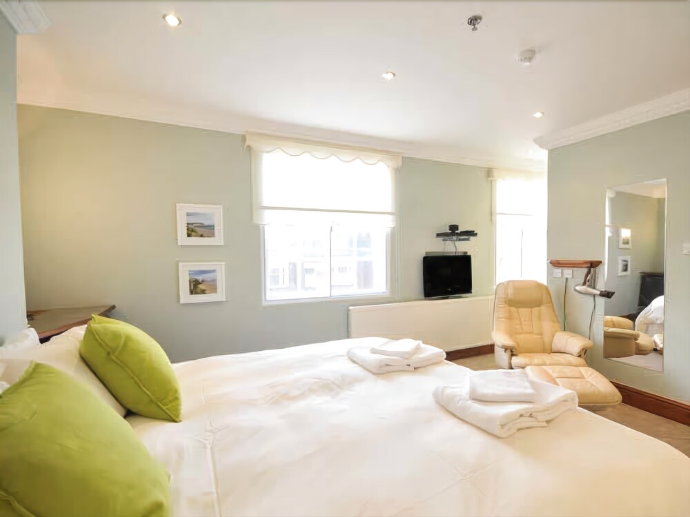 Sundowner — 4-Star Luxury Hotel in Scarborough, United Kingdom