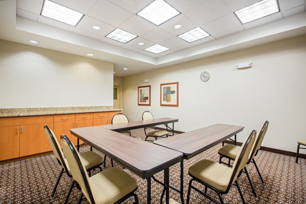 Candlewood Suites Pittsburgh Cranberry by IHG - photo 25