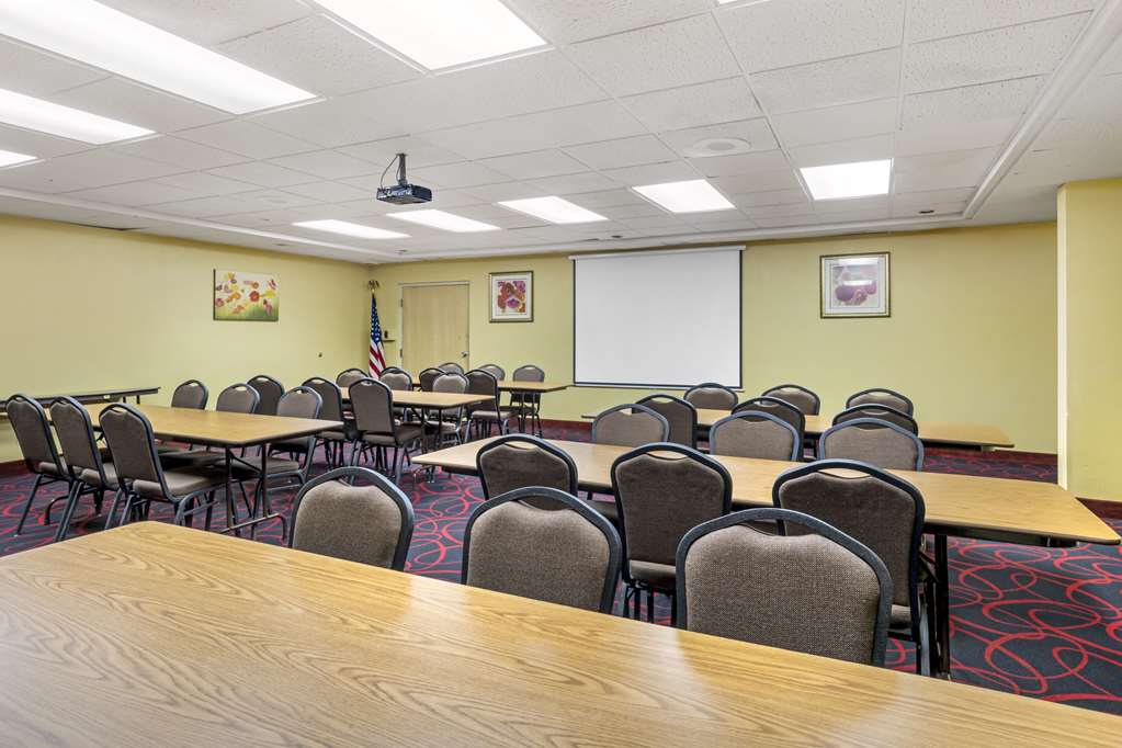 Quality Inn & Suites Lincoln South - photo 26