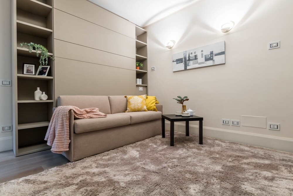 JOIVY Elegant Studio For 2 Near Duomo Di Milan — 4-Star Luxury Hotel in Milan, Italy