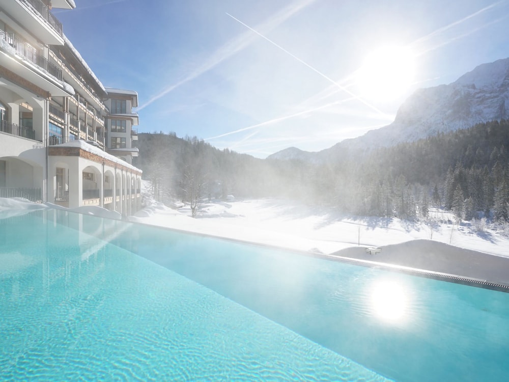 Schloss Elmau Luxury Spa Retreat & Cultural Hideaway — hotel in Kruen