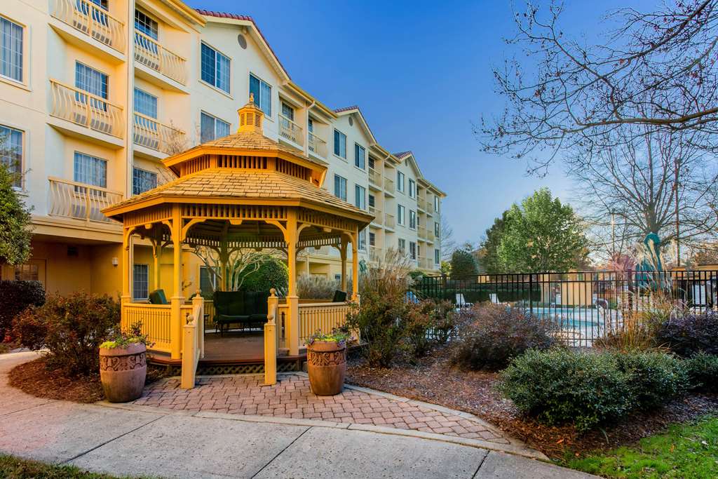 La Quinta Inn & Suites by Wyndham Raleigh Durham Intl AP - photo 26
