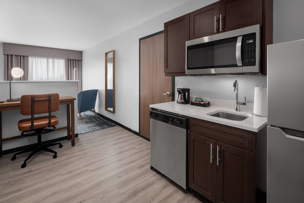Homewood Suites by Hilton Charlotte Uptown First Ward - photo 16