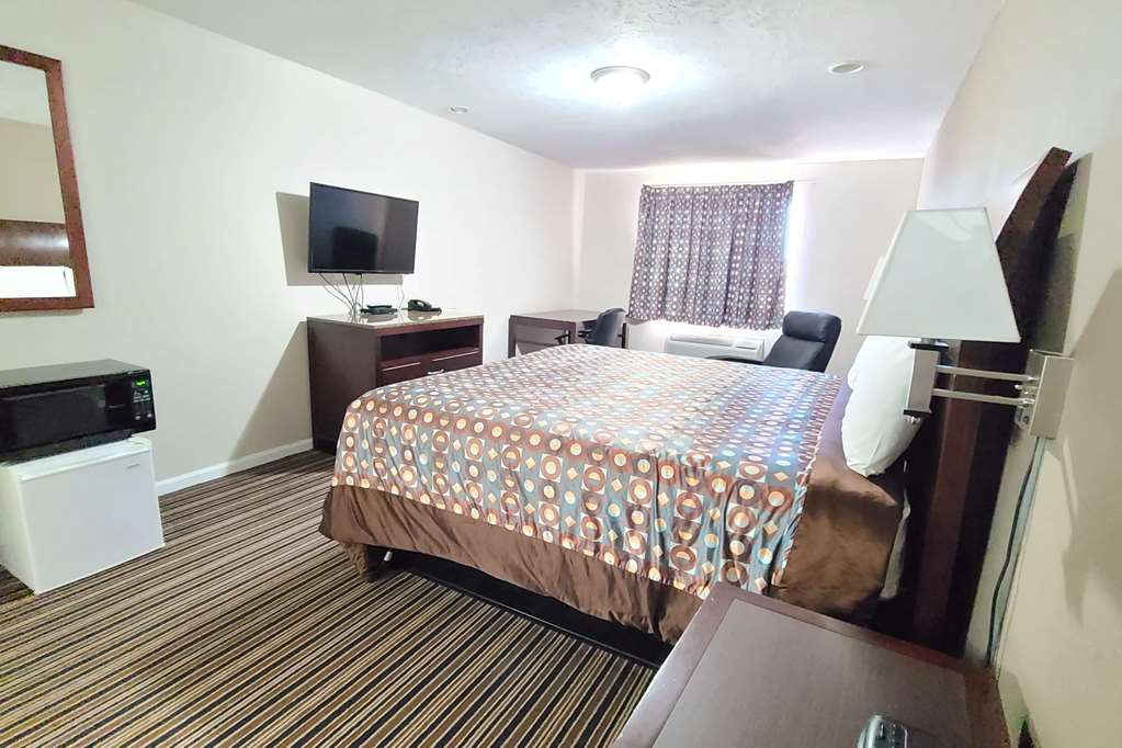 Super 8 by Wyndham Missouri Valley - photo 10