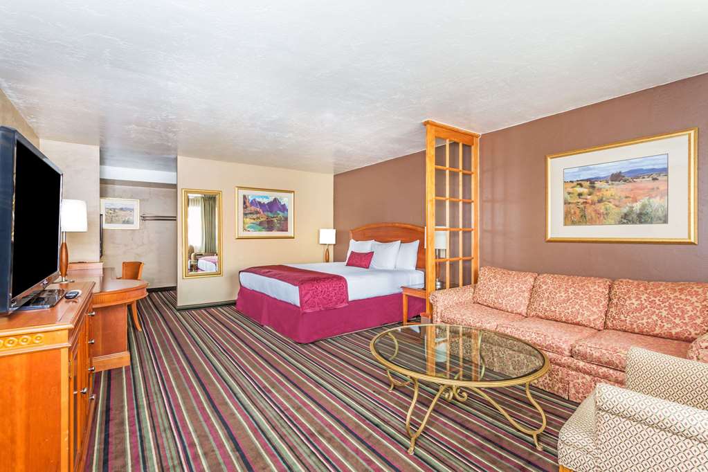 Days Inn & Suites by Wyndham Logan - photo 13