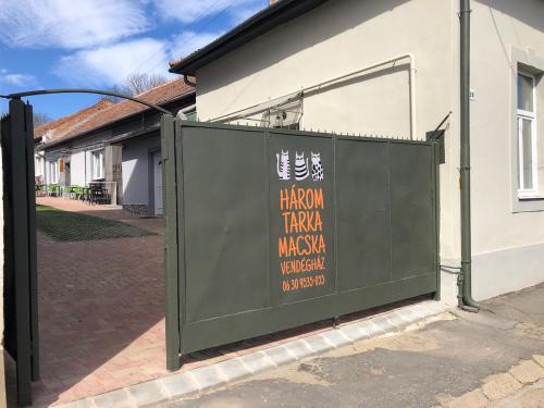 Három Tarka Macska Apartmanok in Sarospatak, Hungary