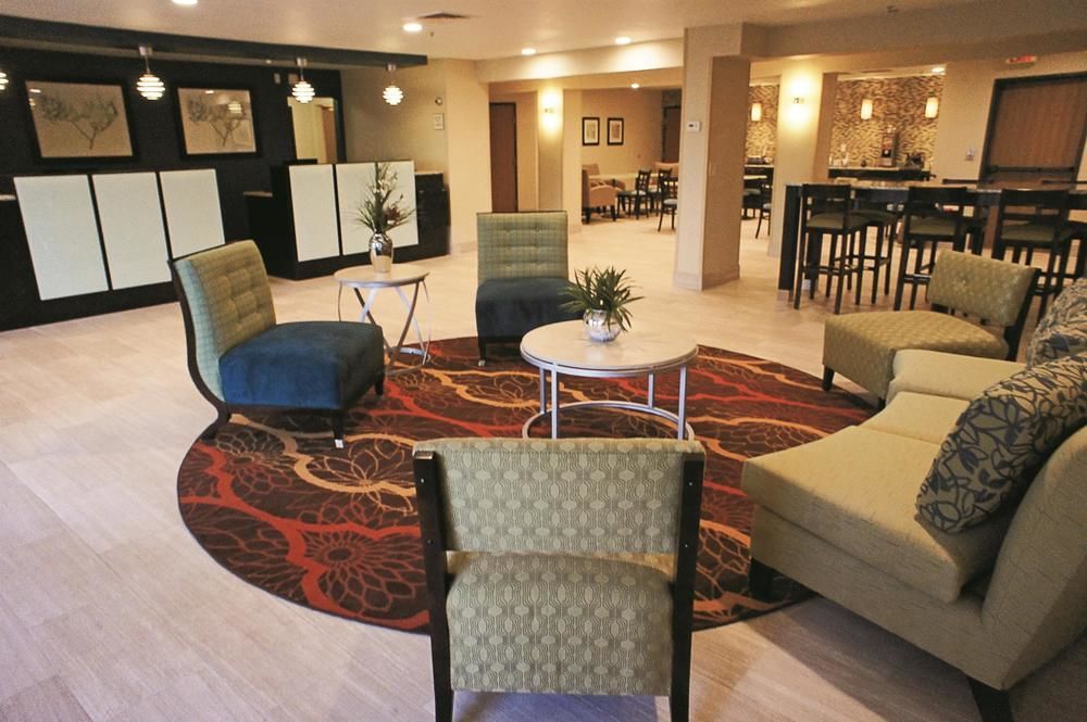 La Quinta Inn & Suites by Wyndham Castle Rock - photo 18