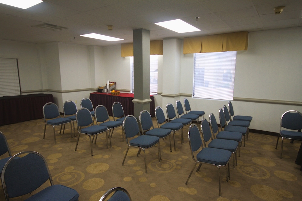 Atrium Hotel and Suites - photo 82