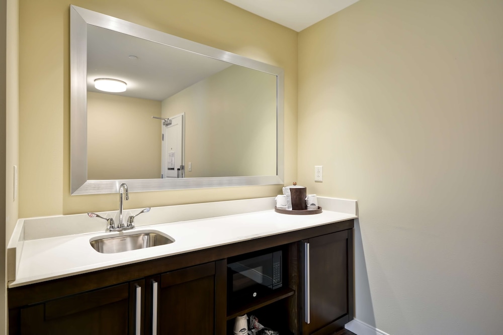 Hampton Inn & Suites Charleston Airport - photo 26