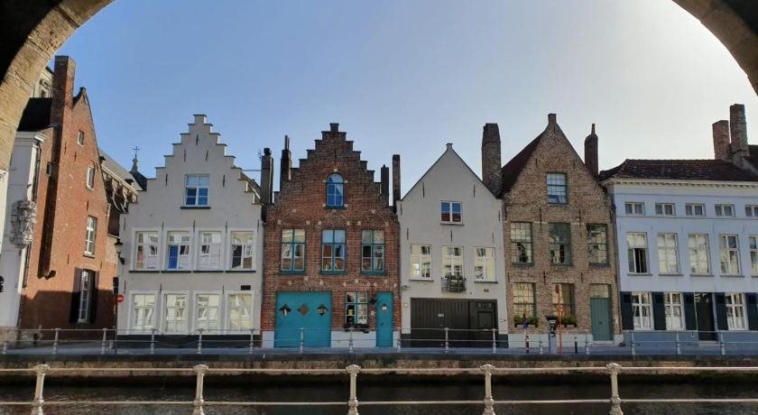 B&B Huyze Walburga — 4-Star Luxury Hotel in Brugge, Belgium