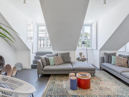 Principe Real charming garden view flat at the heart of Lisbon — 4-Star Luxury Hotel in Lisbon, Portugal