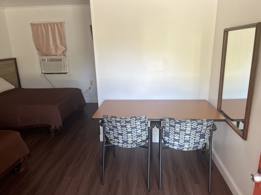 Cadet Motel - photo 23