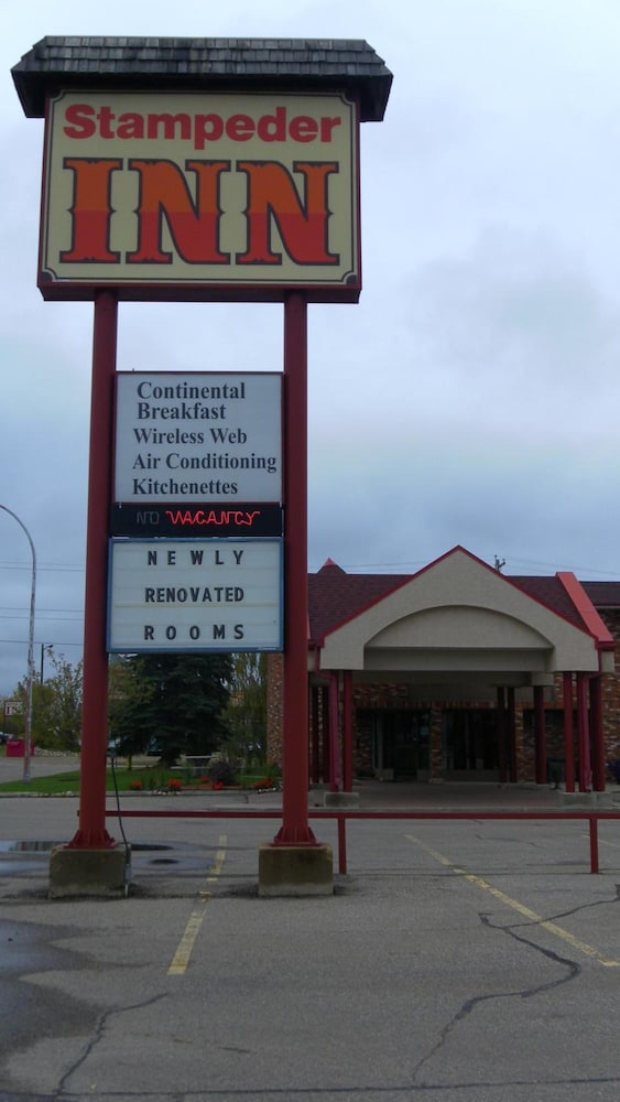 Stampeder Inn - carbon neutral hotel in Ponoka