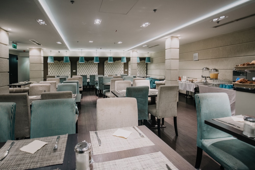 מזון ומשקאות