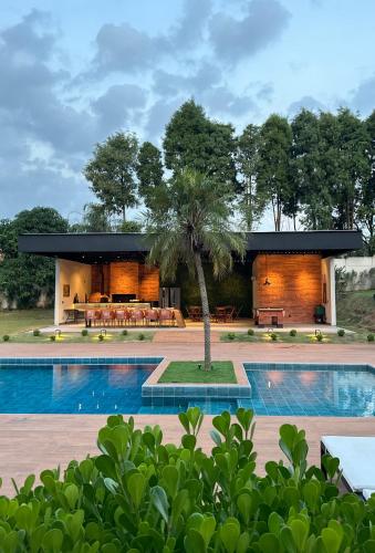 Ipe Garden 10 Suites Piscina Churrasqueira — Boituva