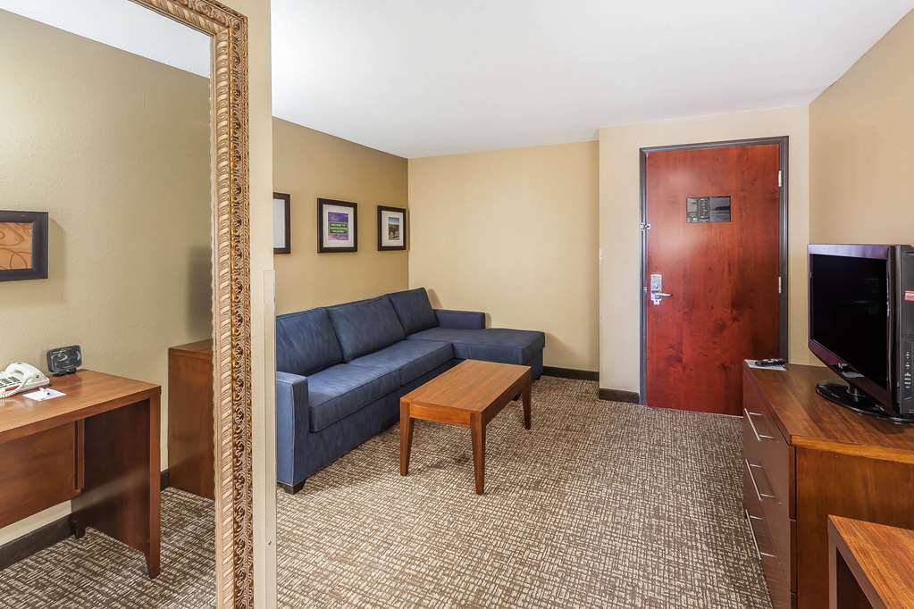 Comfort Suites Yukon SW Oklahoma City - photo 12