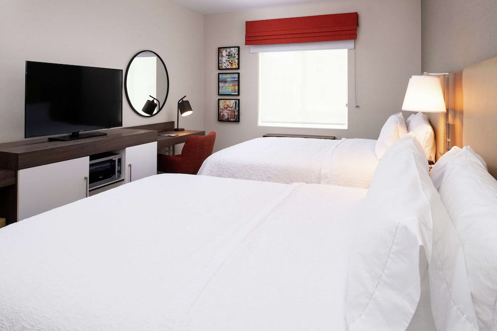 Hampton Inn & Suites Buena Park - photo 10