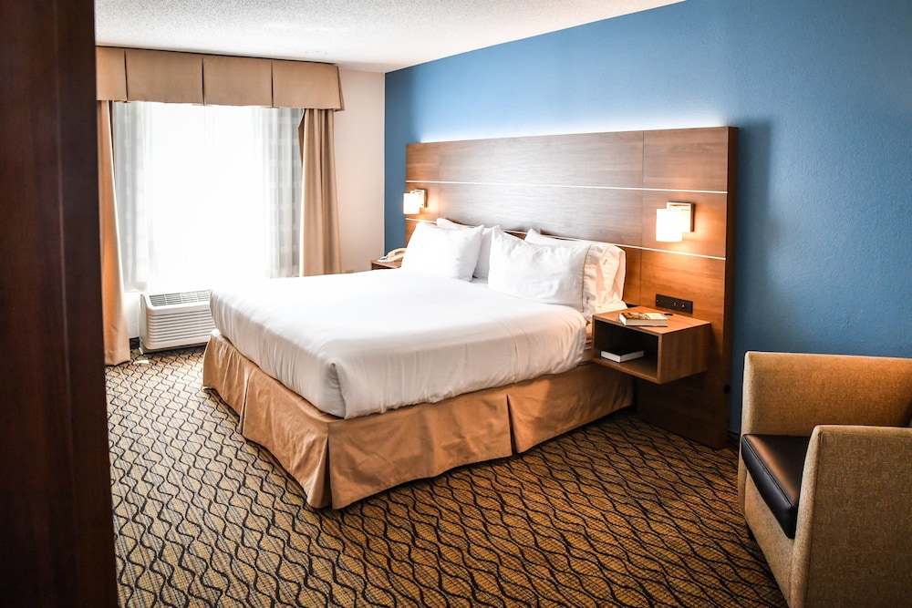 Holiday Inn Express Hotel & Suites Concord by IHG - photo 6