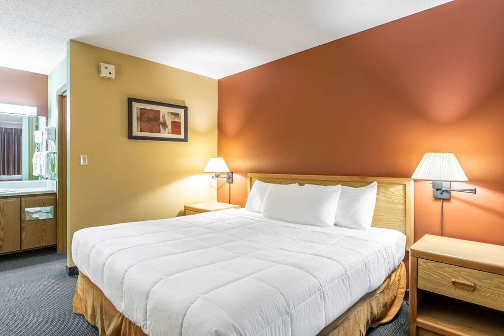 Americas Best Value Inn & Suites St. Marys - photo 17