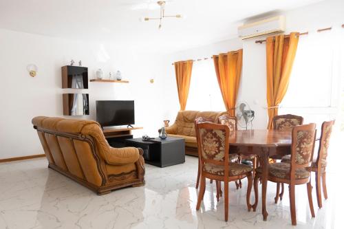 2 bdr apt in Palmarejo Baixo near seafront LCGR — 4-Star Luxury Hotel in Praia, Cape Verde