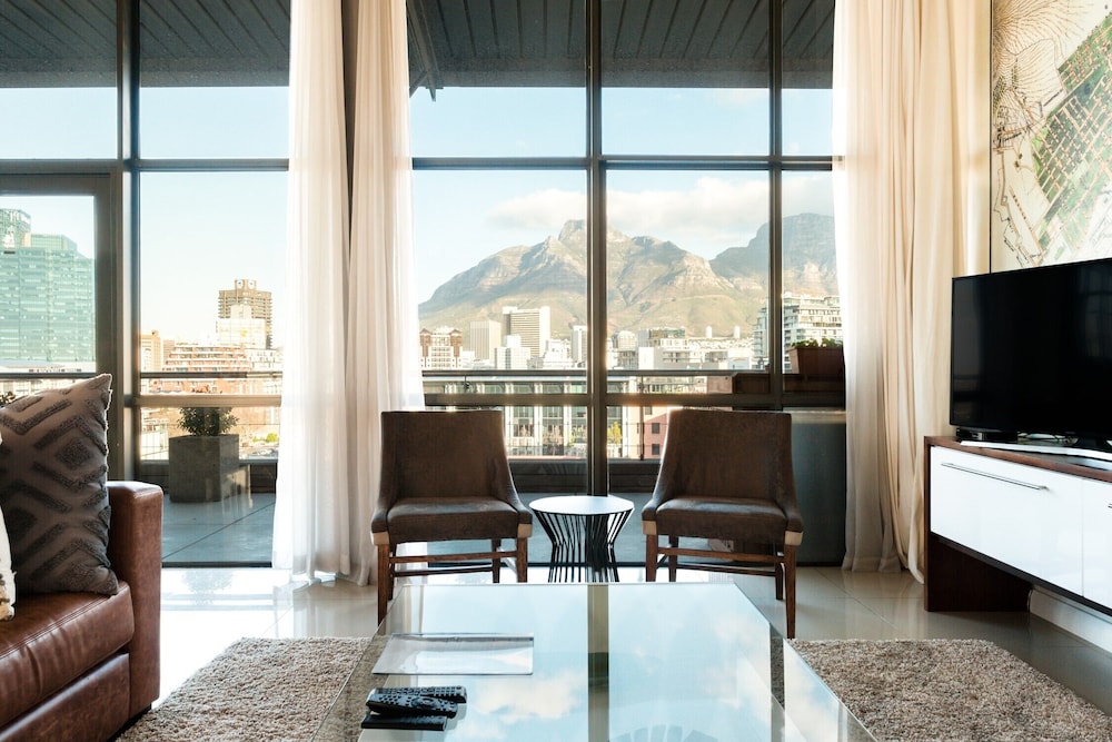 Hillhouse Penthouse 7th Floor — 4-Star Luxury Hotel in Cape Town, South Africa