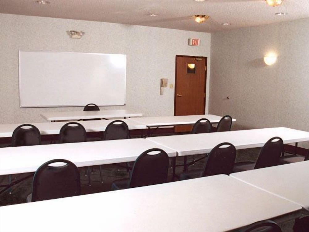 Holiday Inn Express Corydon by IHG - photo 49